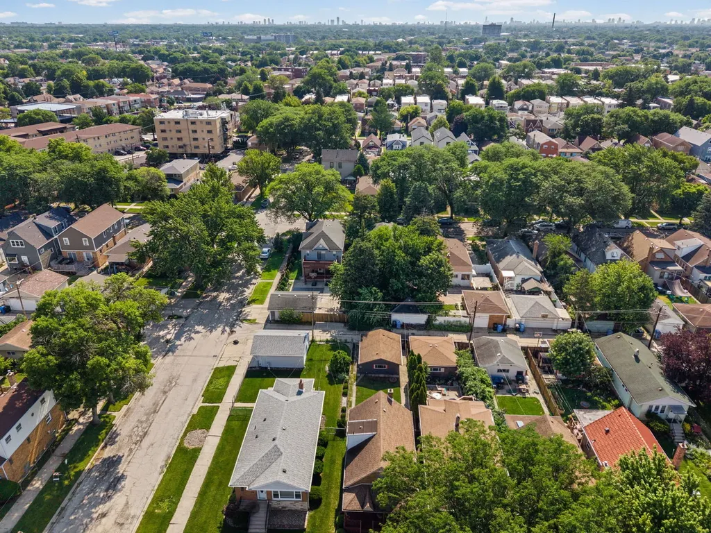 4953 North Meade Avenue Chicago IL 60630