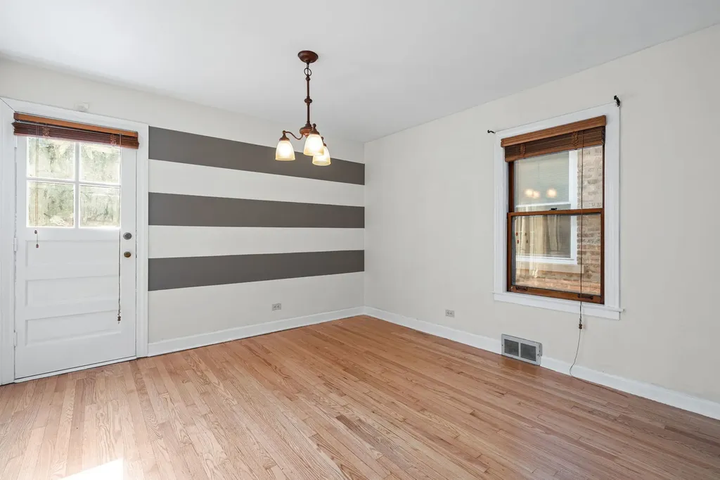 4953 North Meade Avenue Chicago IL 60630