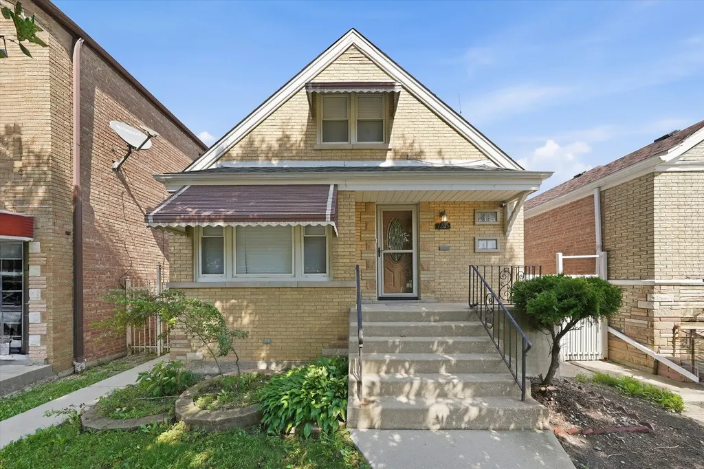7205 South Lawndale Avenue Chicago IL 60629