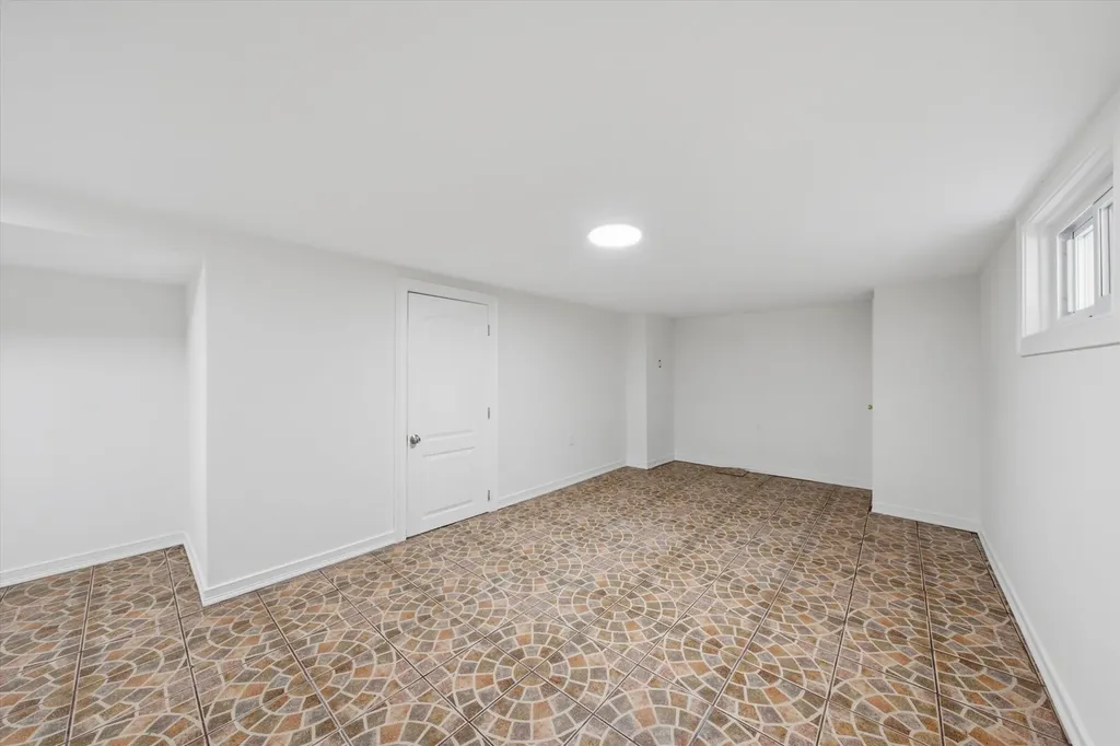 7205 South Lawndale Avenue Chicago IL 60629