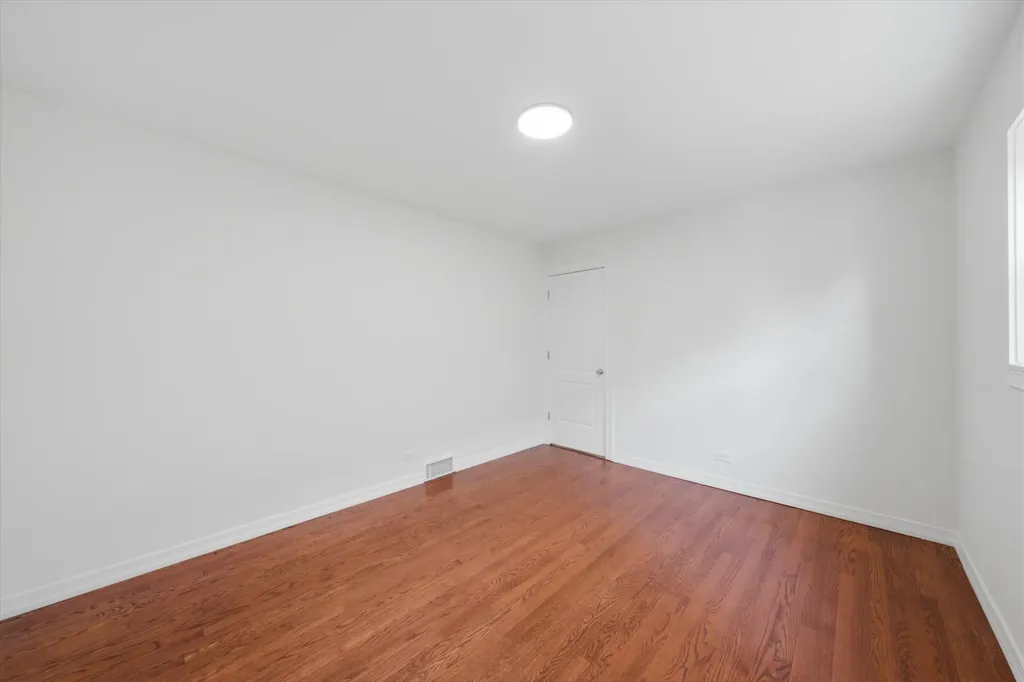 7205 South Lawndale Avenue Chicago IL 60629