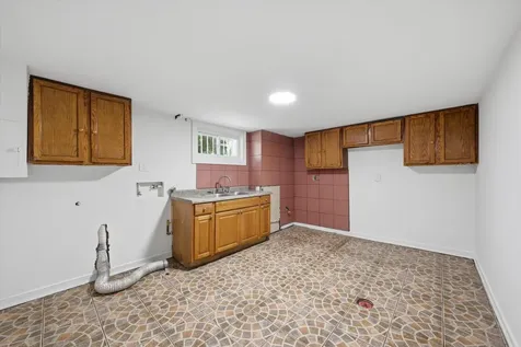 7205 South Lawndale Avenue Chicago IL 60629