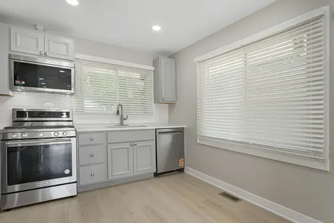 5521 Pebblebeach Drive Hanover Park IL 60133