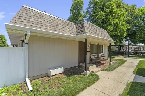 5521 Pebblebeach Drive Hanover Park IL 60133