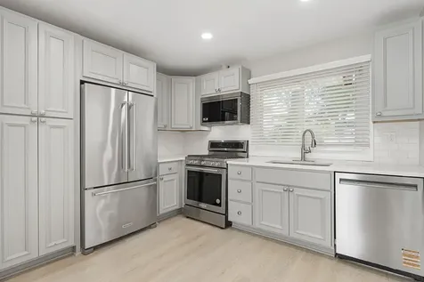 5521 Pebblebeach Drive Hanover Park IL 60133