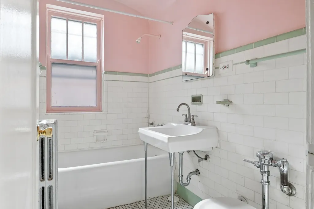 1215 West Granville Avenue Chicago IL 60660