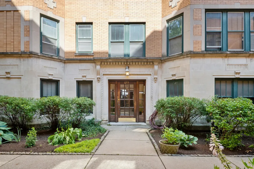 1215 West Granville Avenue Chicago IL 60660