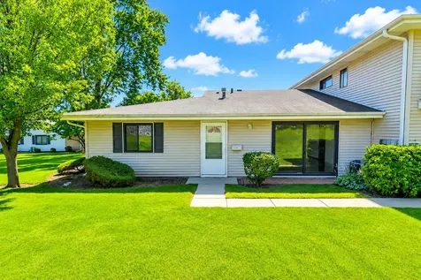 1434 Millbrook Court Schaumburg IL 60193