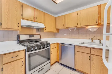 1434 Millbrook Court Schaumburg IL 60193