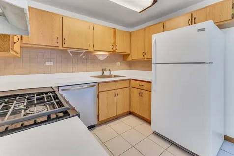 1434 Millbrook Court Schaumburg IL 60193