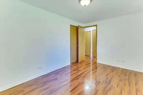 1434 Millbrook Court Schaumburg IL 60193