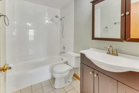 1434 Millbrook Court Schaumburg IL 60193