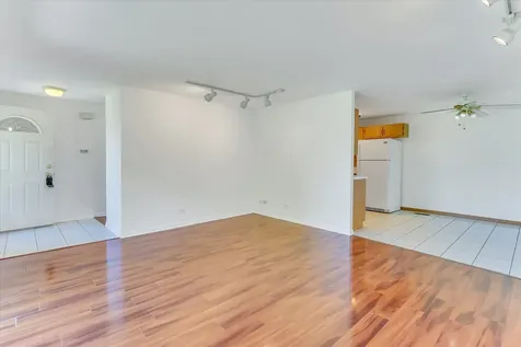 1434 Millbrook Court Schaumburg IL 60193