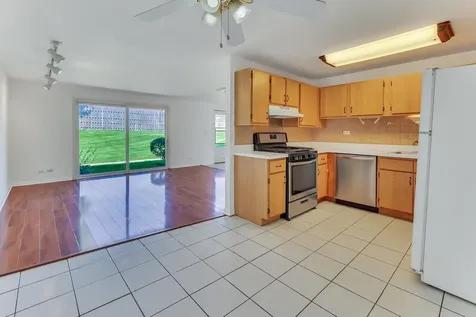 1434 Millbrook Court Schaumburg IL 60193
