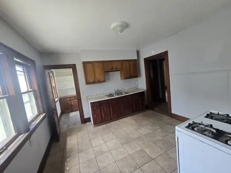 1721 South 5th Street Rockford IL 61104