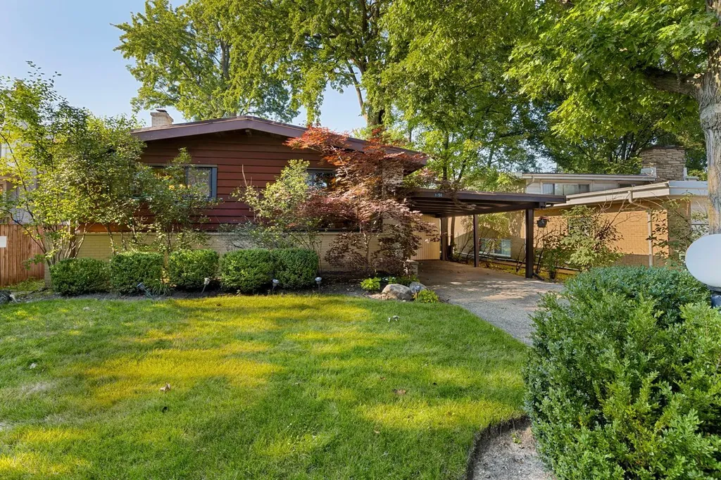 3850 Enfield Avenue Skokie IL 60076