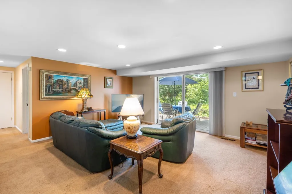 3850 Enfield Avenue Skokie IL 60076