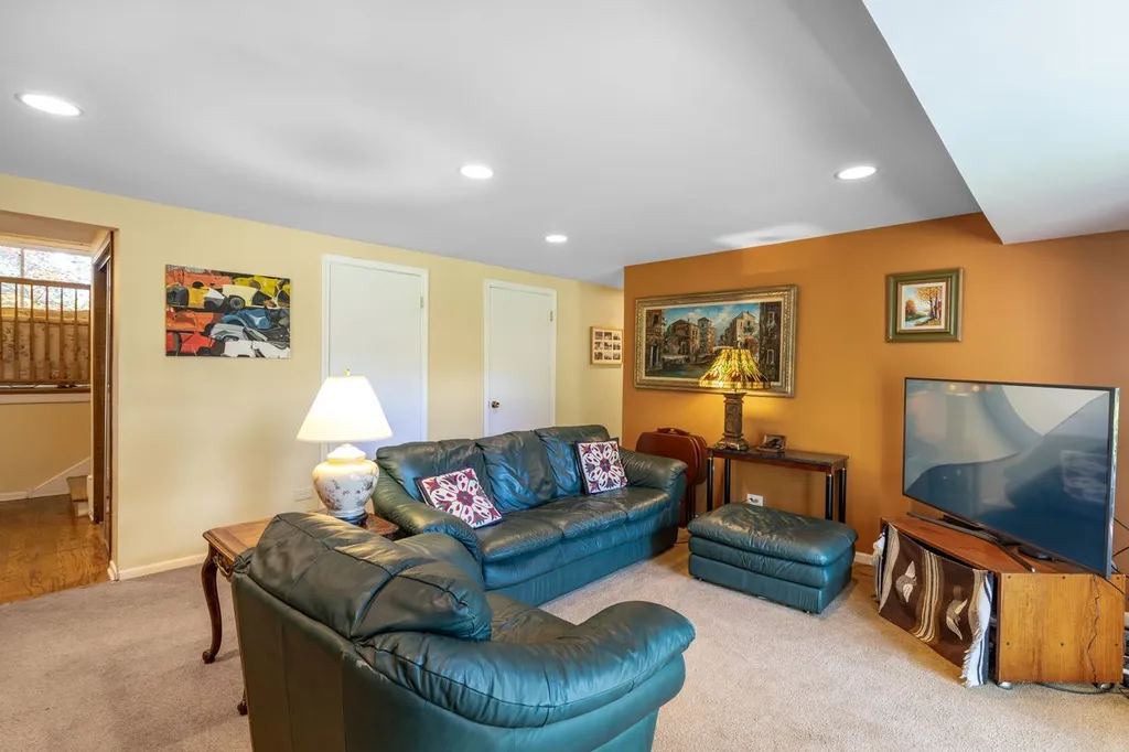3850 Enfield Avenue Skokie IL 60076