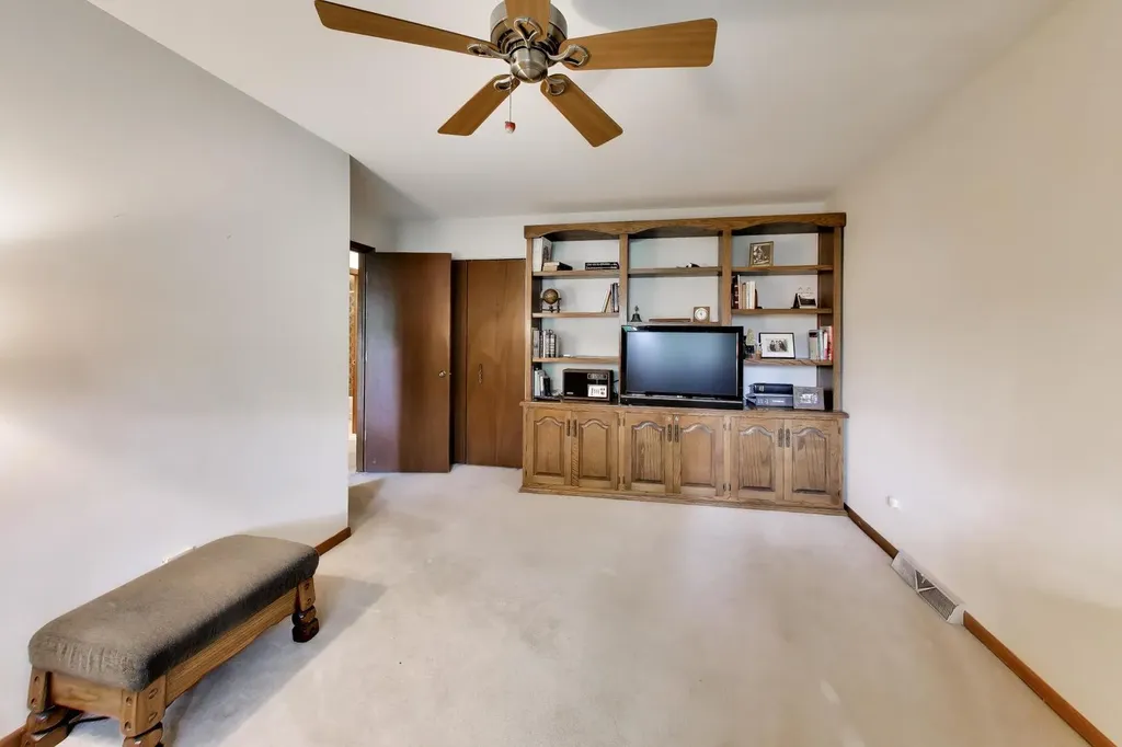 16W671 Fern Street Willowbrook IL 60527