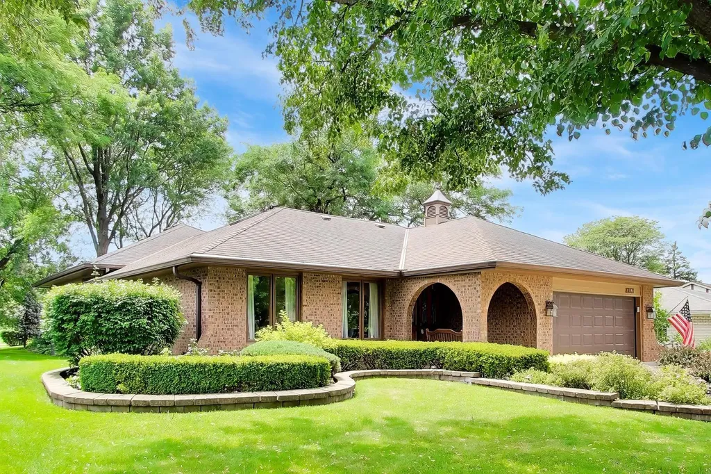 16W671 Fern Street Willowbrook IL 60527