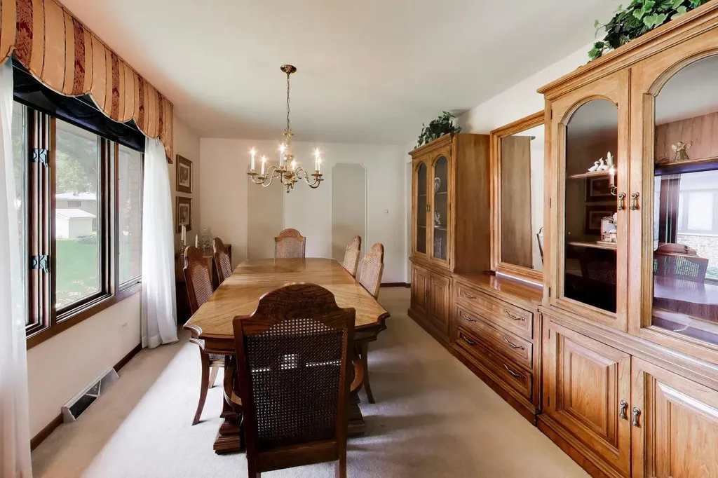 16W671 Fern Street Willowbrook IL 60527