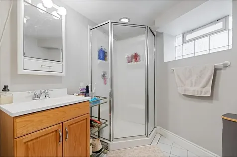 3822 North Oakley Avenue Chicago IL 60618