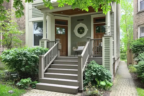 3822 North Oakley Avenue Chicago IL 60618