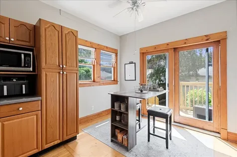 3822 North Oakley Avenue Chicago IL 60618