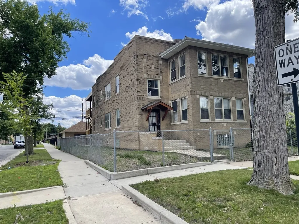 5901 West Rice Street Chicago IL 60651