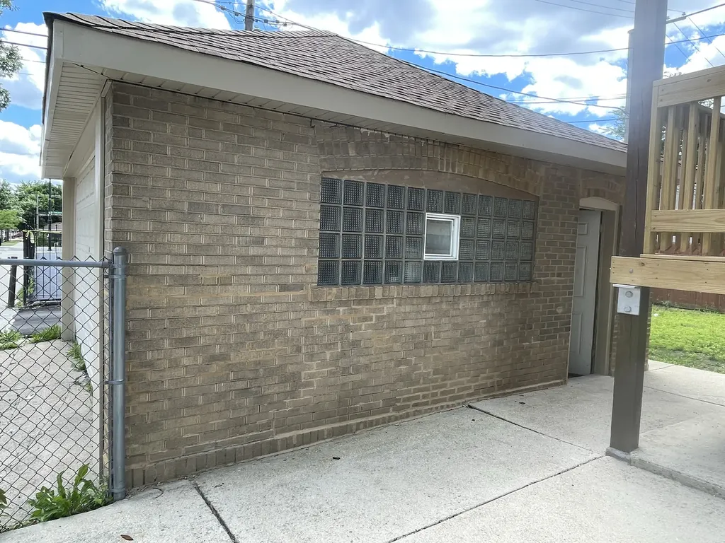 5901 West Rice Street Chicago IL 60651