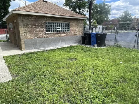 5901 West Rice Street Chicago IL 60651