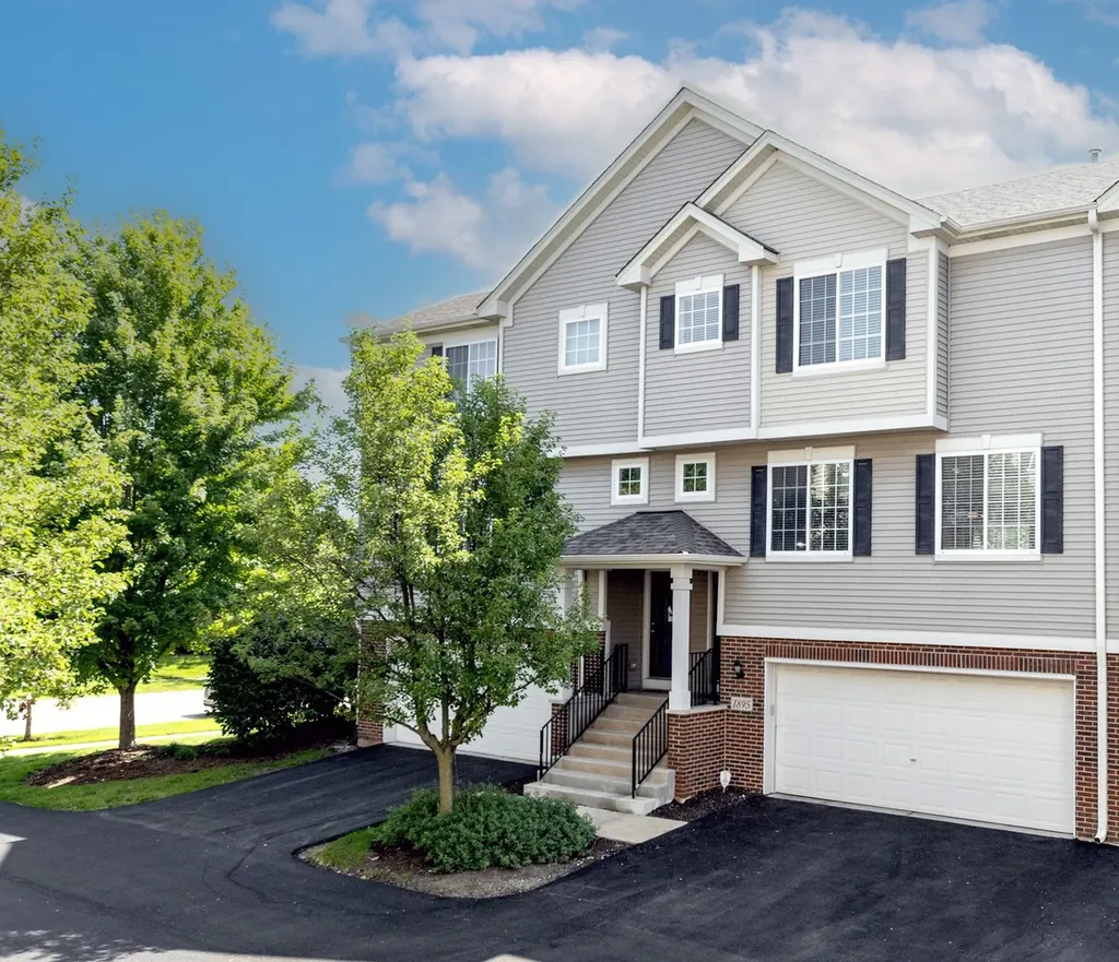 1895 Indian Hill Lane Aurora IL 60503
