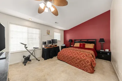 1895 Indian Hill Lane Aurora IL 60503