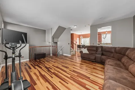 1895 Indian Hill Lane Aurora IL 60503