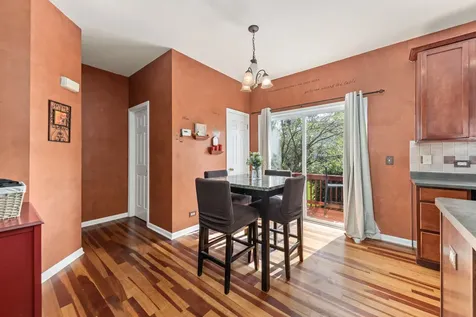 1895 Indian Hill Lane Aurora IL 60503