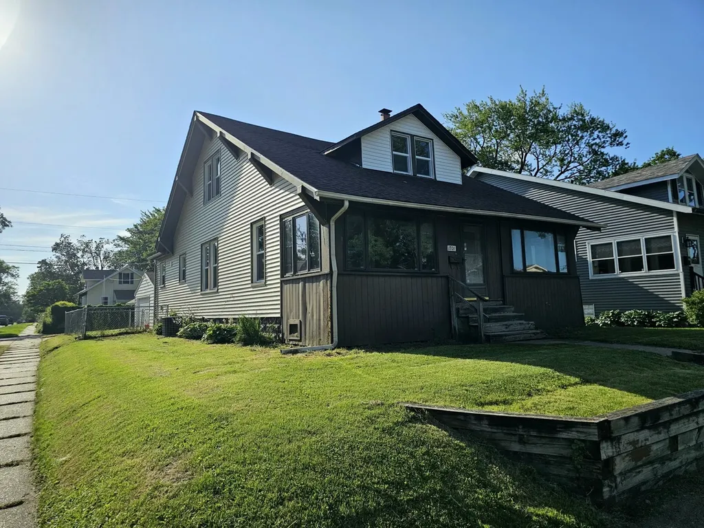 1701 28TH Street Rock Island IL 61201