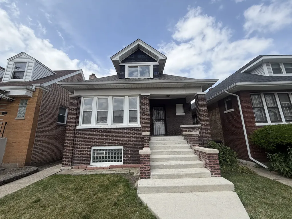 1518 North Laramie Avenue Chicago IL 60651