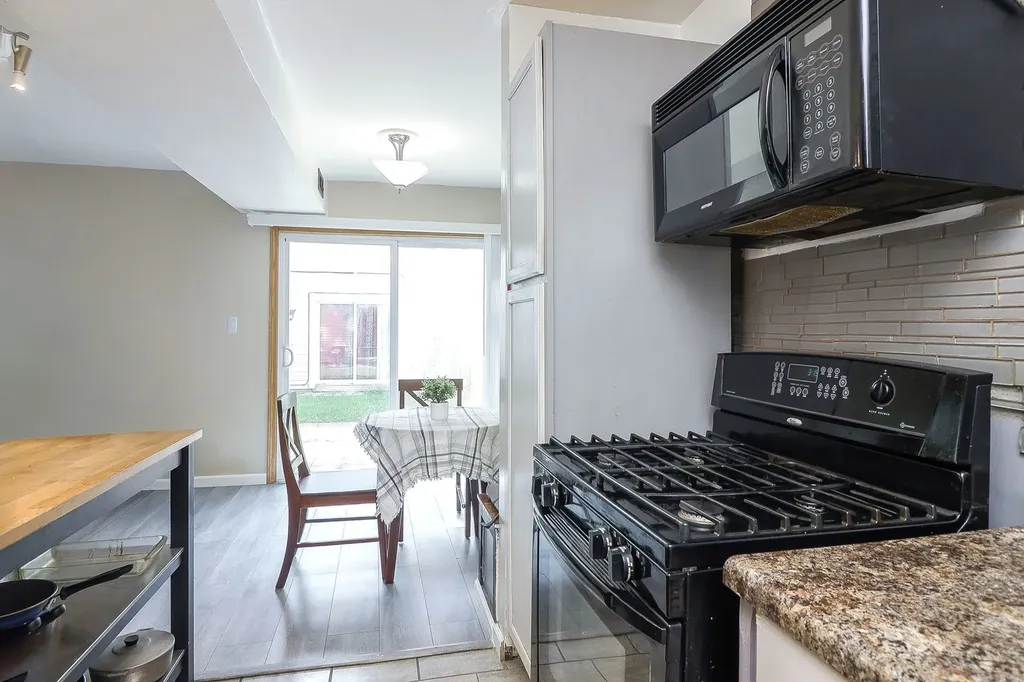21 Fernwood Drive Bolingbrook IL 60440