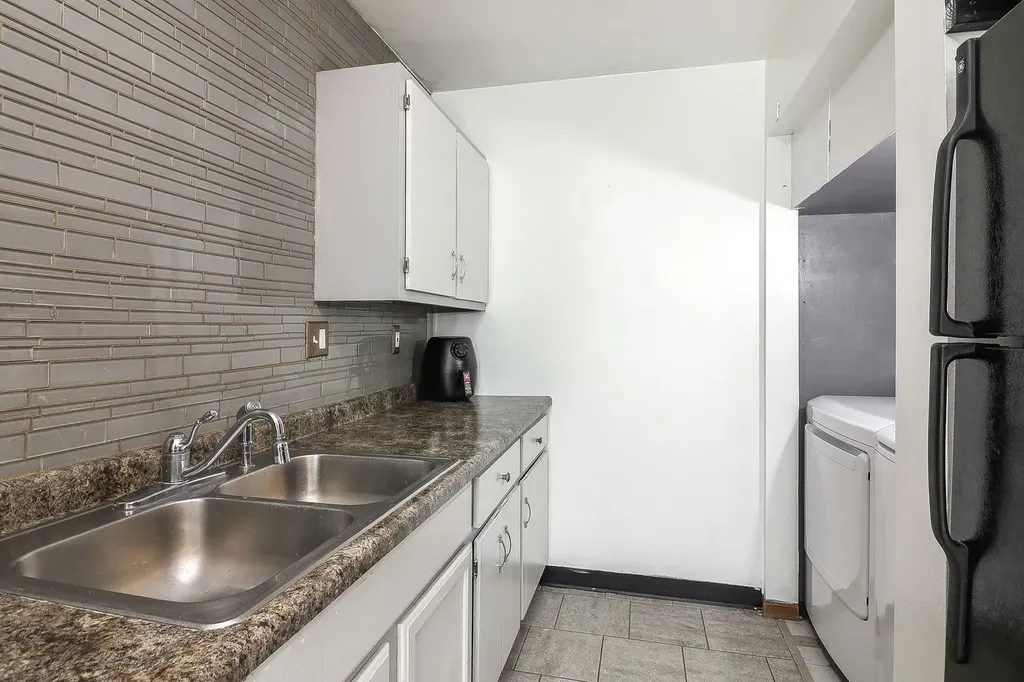 21 Fernwood Drive Bolingbrook IL 60440