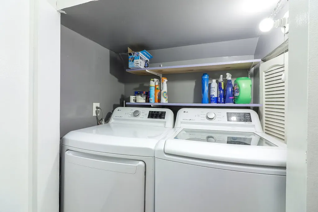 21 Fernwood Drive Bolingbrook IL 60440