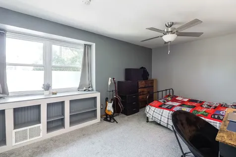 21 Fernwood Drive Bolingbrook IL 60440