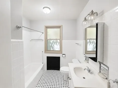 4149 North Sheridan Road Chicago IL 60613