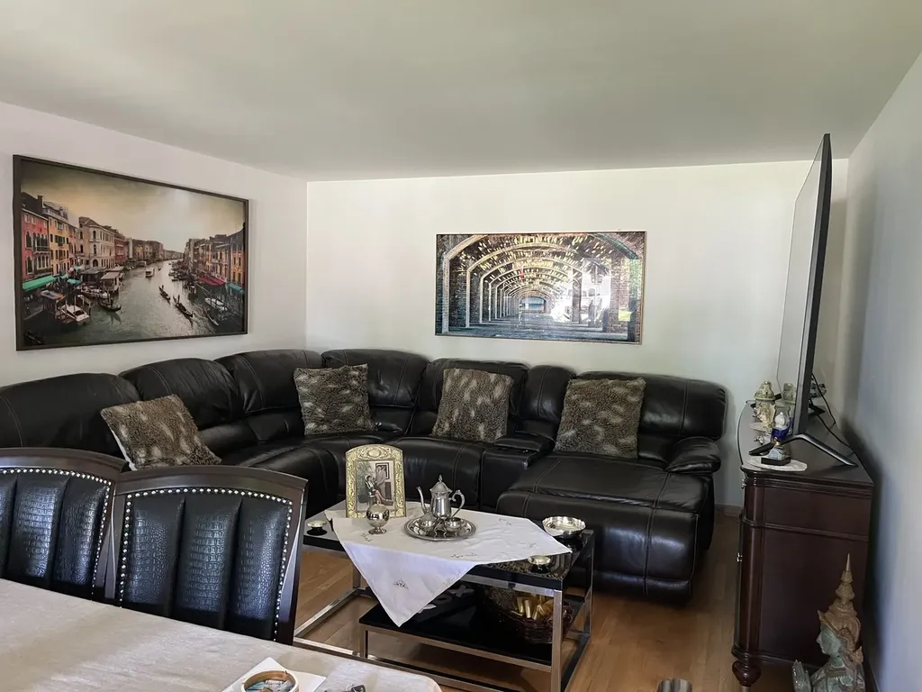 1212 North Honey Hill Road Addison IL 60101