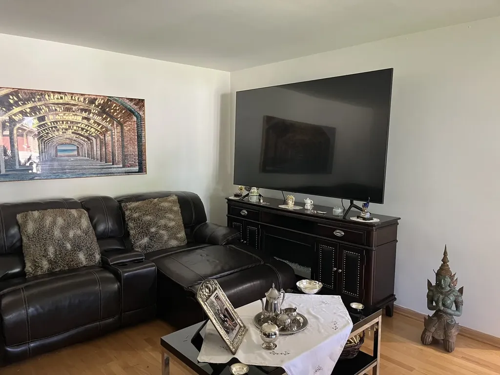 1212 North Honey Hill Road Addison IL 60101