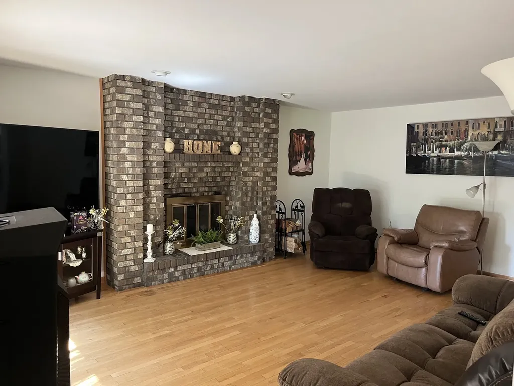 1212 North Honey Hill Road Addison IL 60101