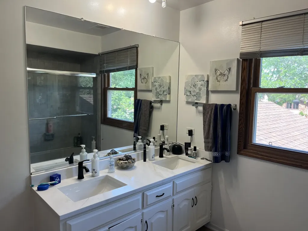 1212 North Honey Hill Road Addison IL 60101