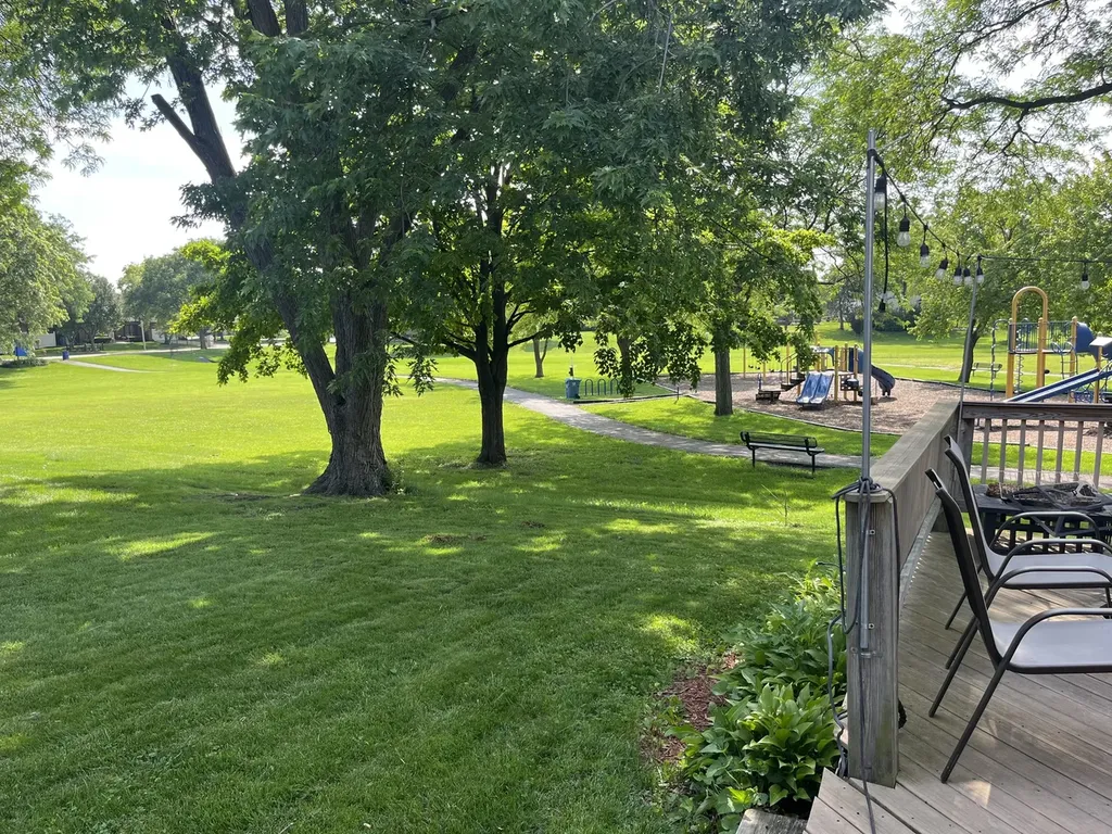 1212 North Honey Hill Road Addison IL 60101