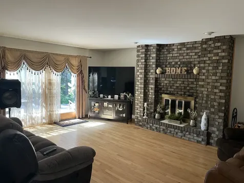 1212 North Honey Hill Road Addison IL 60101