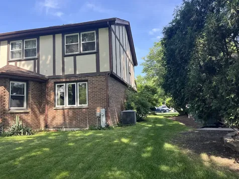 1212 North Honey Hill Road Addison IL 60101