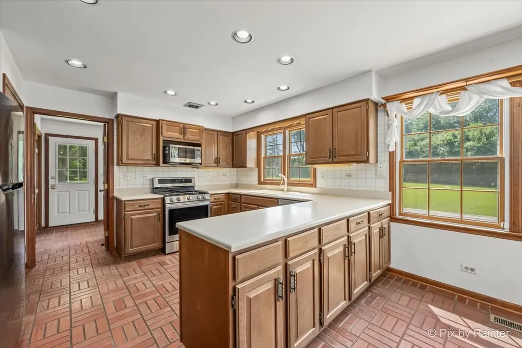 22W251 Sunset Terrace Medinah IL 60157